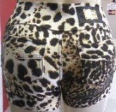 Shorts estampa tigreza
